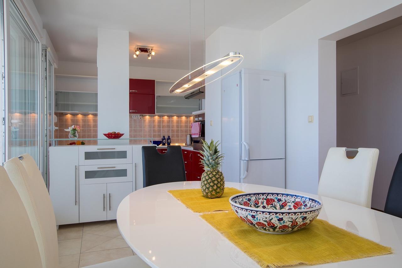 Maia's Beach Apartment Split